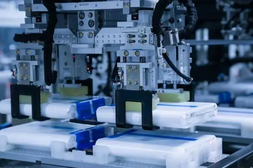 儲能行業(yè)陷入“價格戰(zhàn)” 大電芯或為破局關(guān)鍵