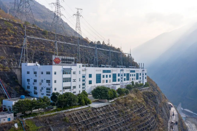 樂山電力與國能大渡河公司簽署合作協(xié)議 共同推進(jìn)儲(chǔ)能建設(shè)