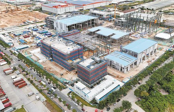 國家電化學(xué)儲能系統(tǒng)建設(shè)項目（一期）主體結(jié)構(gòu)全面封頂