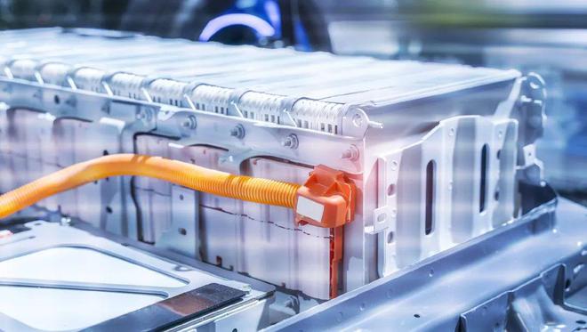 今年前8個月國內(nèi)儲能電池及系統(tǒng)投擴(kuò)產(chǎn)超3000億元